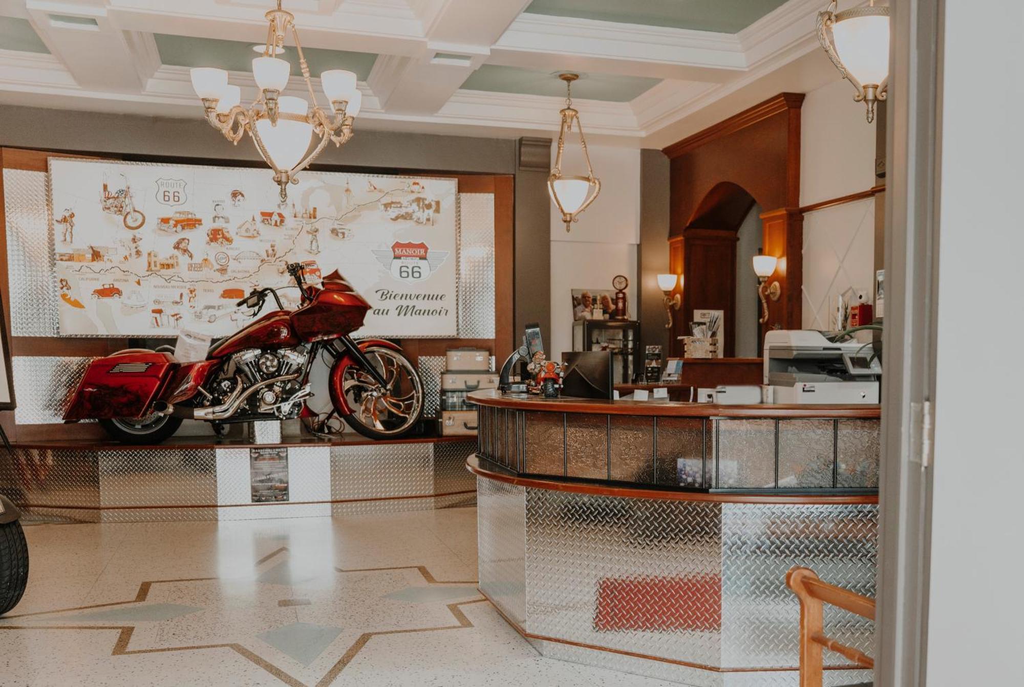 Hotel Historique Et Manoir Route 66 Saint-Victor Bagian luar foto